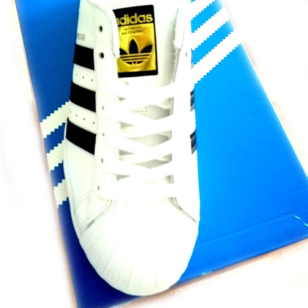 New Women's Adidas Superstar Genuine Leather Fashionable Sneakers/Athletic/Tenni - Picture 1 of 14